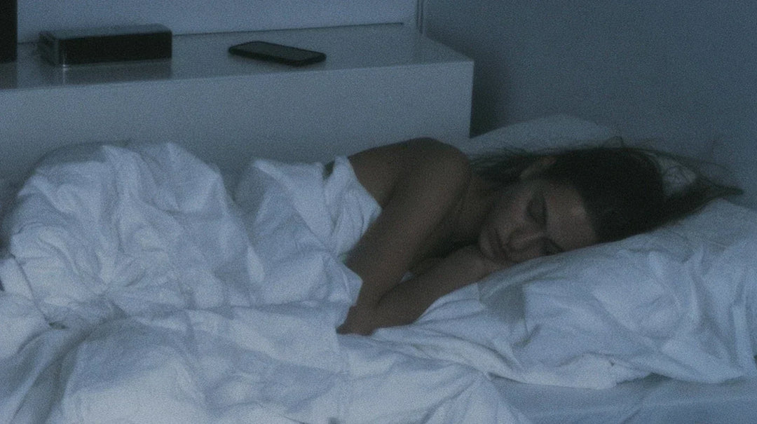 Handystrahlung nachts: Warum Ihr Smartphone im Schlafzimmer weiter sendet