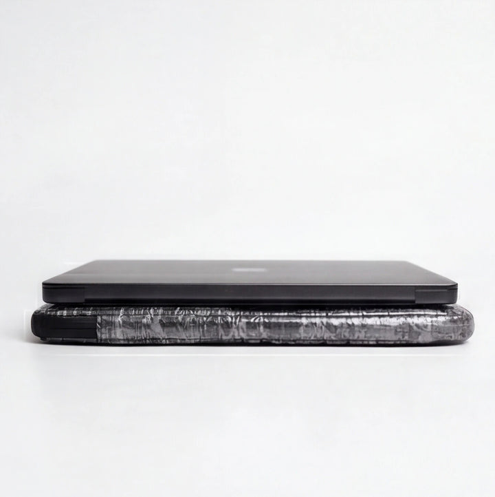 TOCA Shield Laptop Sleeve (14”) – Laptop Sleeve with RF Shielding and a Dyneema® Shell