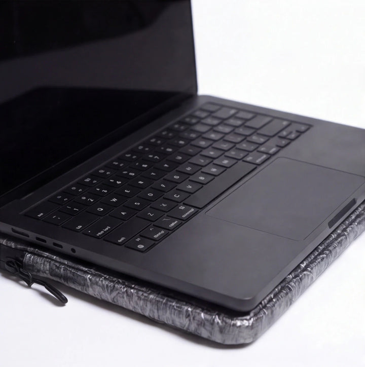 TOCA Shield Laptop Sleeve (14”) – Laptop Sleeve with RF Shielding and a Dyneema® Shell