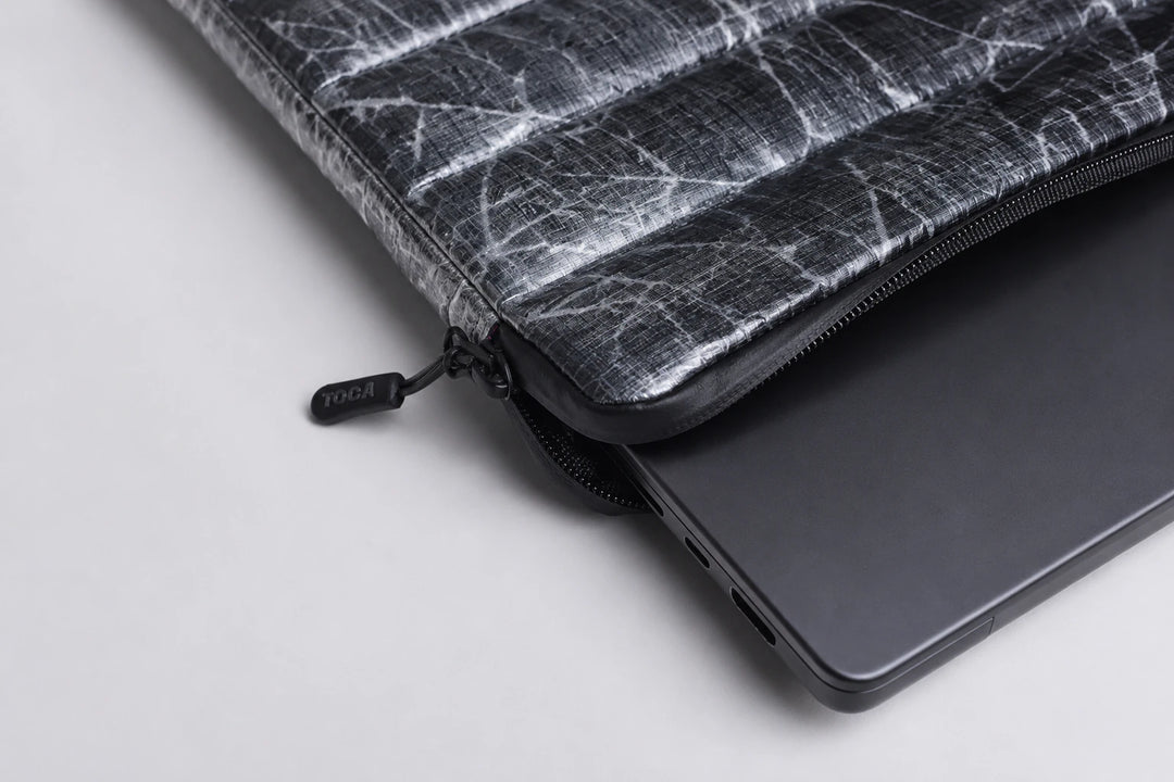 TOCA Shield Laptop Sleeve (14”) – Laptop Sleeve with RF Shielding and a Dyneema® Shell