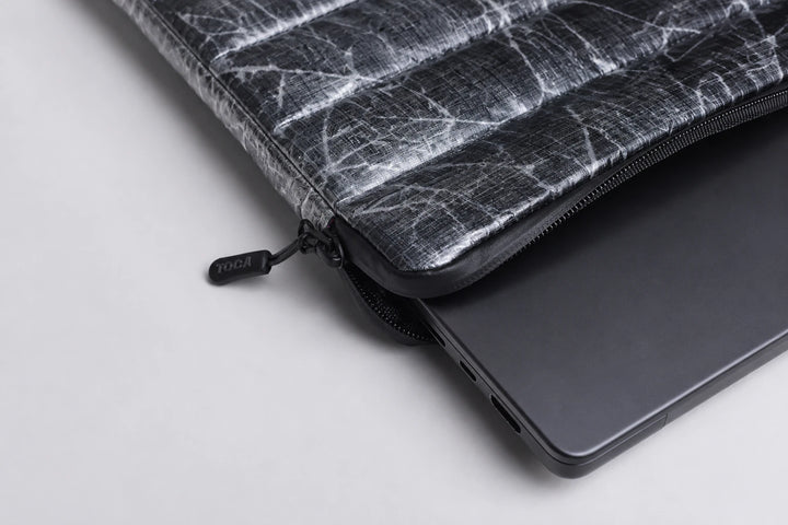 TOCA Shield Laptop Sleeve (14”) – Laptop Sleeve with RF Shielding and a Dyneema® Shell
